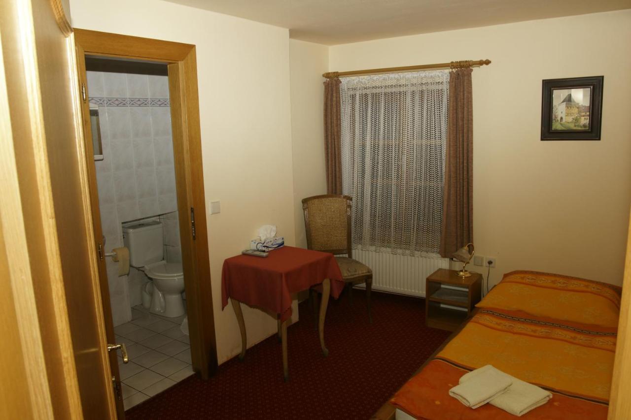Hotel U Zlateho Andela Pardubice Habitación foto