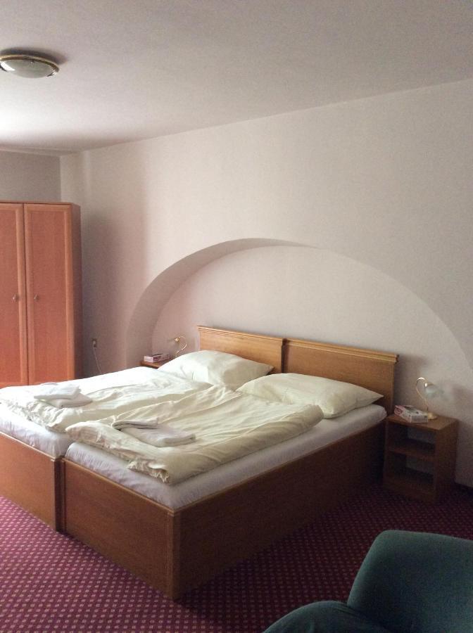 Hotel U Zlateho Andela Pardubice Exterior foto