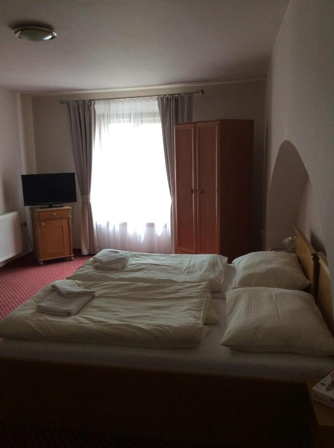 Hotel U Zlateho Andela Pardubice Exterior foto